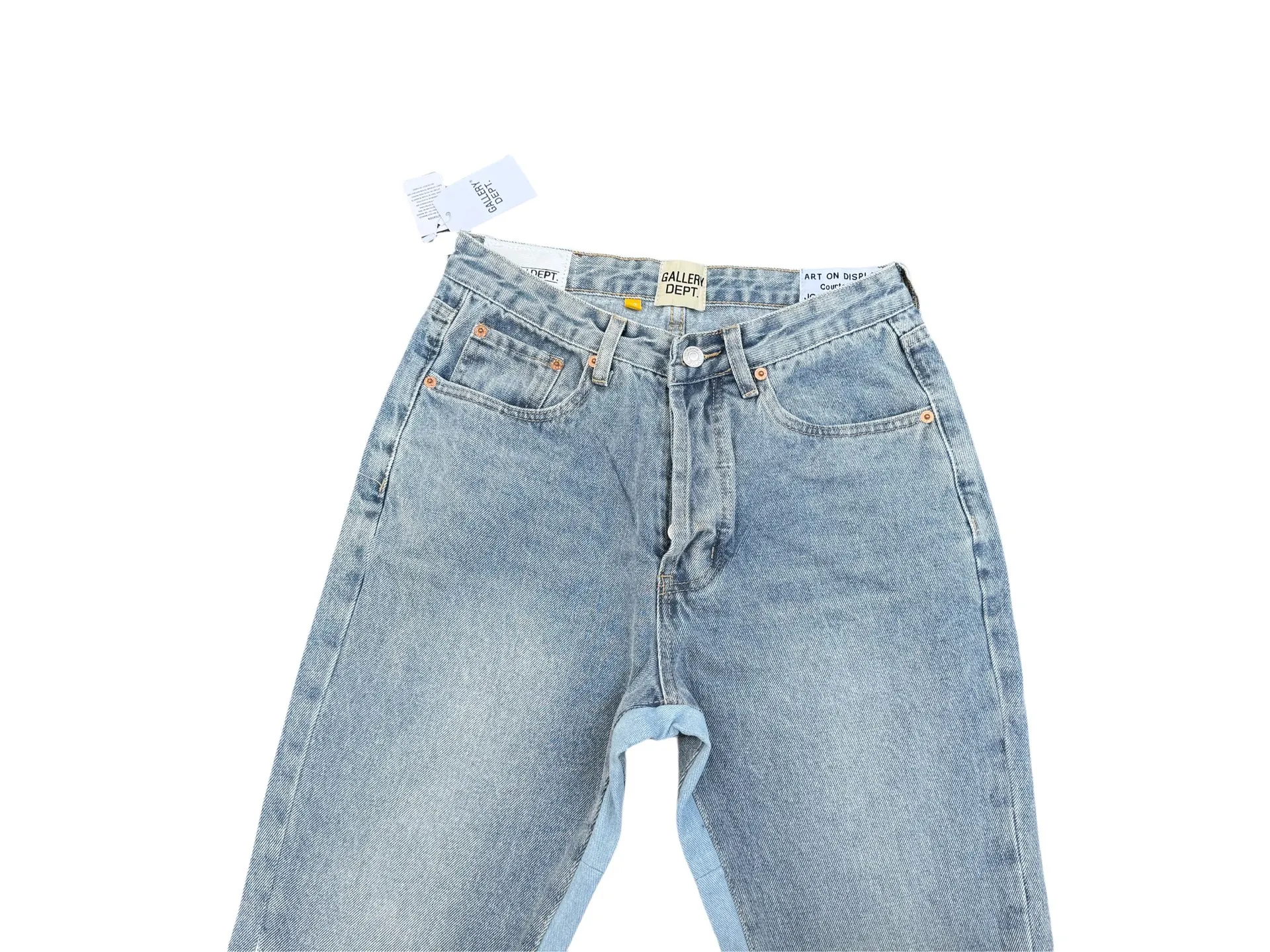 P246💰G11 GALLERY DEPT. Denim bell-bottoms, washed and distressed spliced ​​jeans. GALLERY is attracted by these bell-bottoms. Whether it is a reset of Carhartt or Levis, it creates a strong brand style. Since these pants are modified from rare vintage, the production capacity is limited. Therefore, after many icons wore them, these pants were once hard to find. Later, perhaps due to the improvement of GD's business in the past two years and the expansion of production lines, the brand itself lowered the price, so I can't wait any longer for these pants this year and will definitely buy them. During the process of the denim washing plant, the owner of the washing plant helped introduce a boss who had worked for Levi's foundry and started his own business. This also paved the way for the following styles. Therefore, Levi's remodeled single product for the base plate is really familiar. Whether it is the fabrics supplied or the lathes used in production, there is nothing to choose from. -Color: blue -Size: S-XXL (corresponding to 28-36)